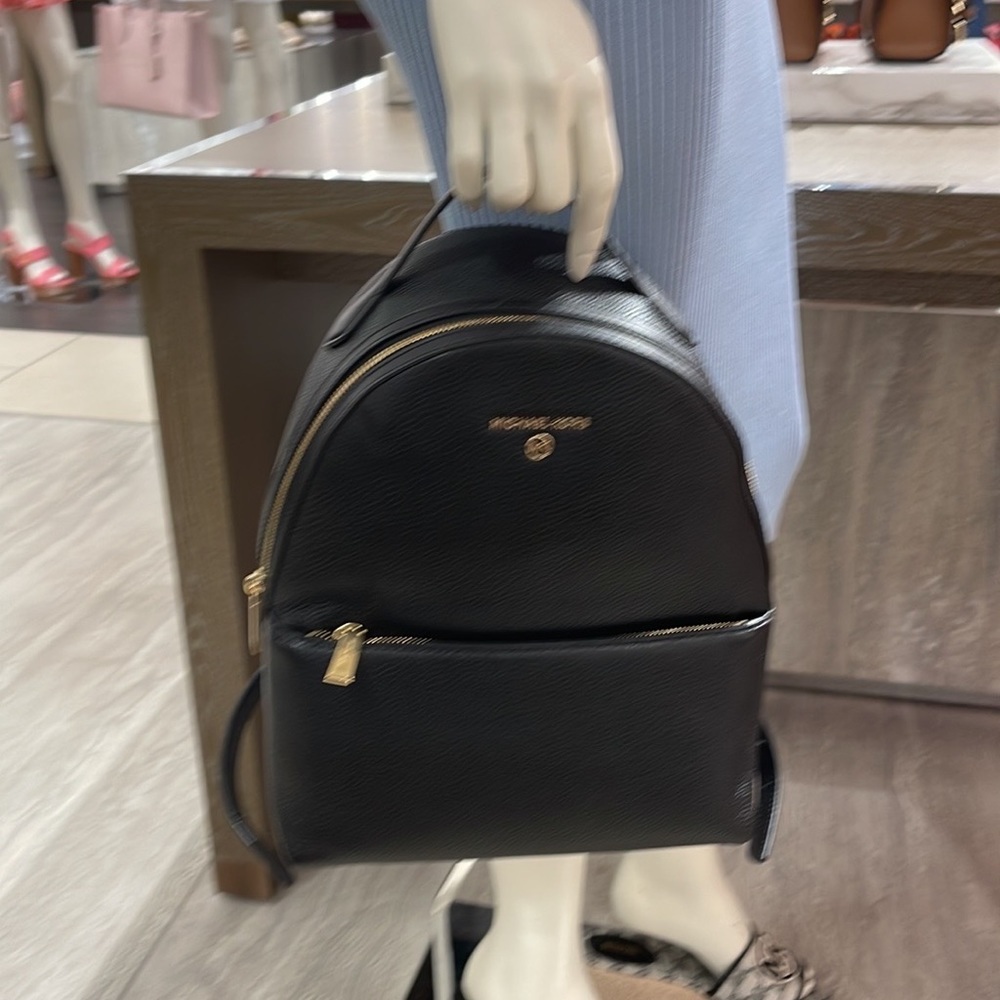 Michael Kors Womens Valerie Medium Logo Backpack 30F2G9VB2B
Black
NWT - Picture 14 of 16